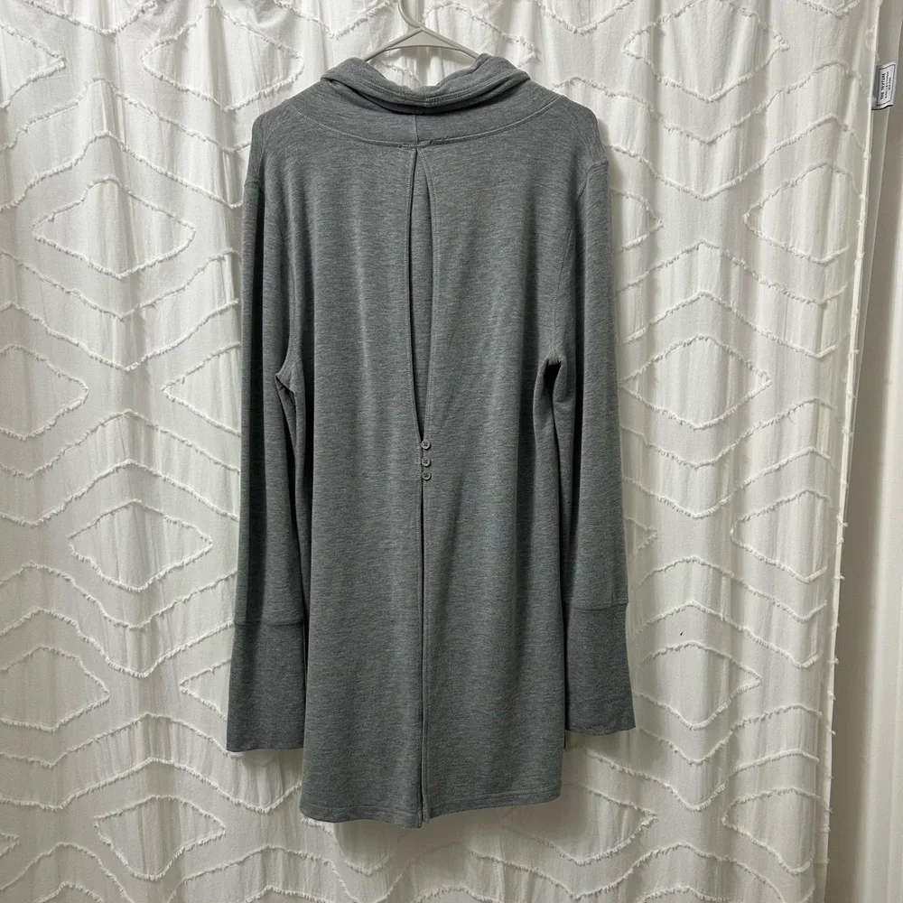 Neiman Marcus Cowl Neck Button Back Tunic Sweater - Picture 5 of 6
